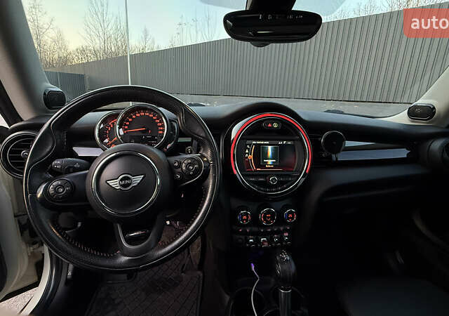 Белый Мини Купер, объемом двигателя 2 л и пробегом 123 тыс. км за 22000 $, фото 10 на Automoto.ua