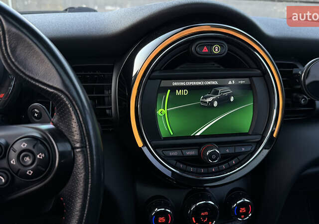 Белый Мини Купер, объемом двигателя 2 л и пробегом 123 тыс. км за 22000 $, фото 37 на Automoto.ua