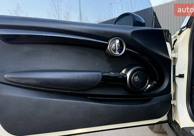 Белый Мини Купер, объемом двигателя 2 л и пробегом 123 тыс. км за 22000 $, фото 12 на Automoto.ua