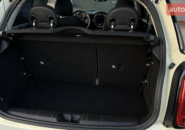 Белый Мини Купер, объемом двигателя 2 л и пробегом 123 тыс. км за 22000 $, фото 26 на Automoto.ua