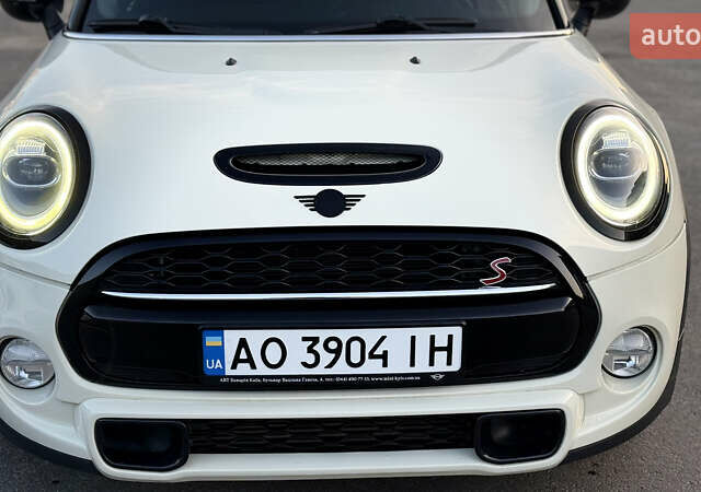 Белый Мини Купер, объемом двигателя 2 л и пробегом 123 тыс. км за 22000 $, фото 49 на Automoto.ua