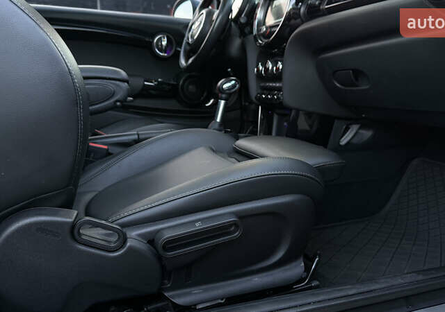 Белый Мини Купер, объемом двигателя 2 л и пробегом 123 тыс. км за 22000 $, фото 21 на Automoto.ua