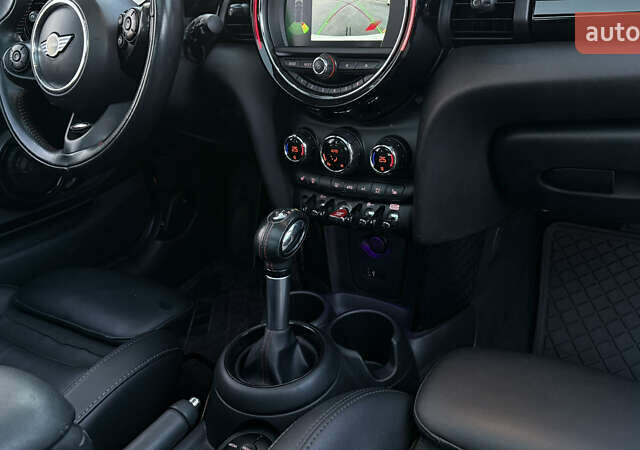 Белый Мини Купер, объемом двигателя 2 л и пробегом 123 тыс. км за 22000 $, фото 22 на Automoto.ua