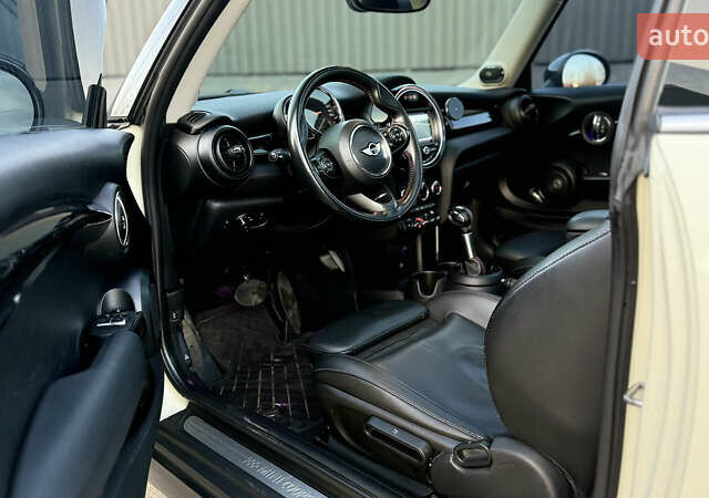 Белый Мини Купер, объемом двигателя 2 л и пробегом 123 тыс. км за 22000 $, фото 8 на Automoto.ua