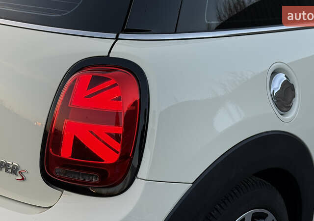 Белый Мини Купер, объемом двигателя 2 л и пробегом 123 тыс. км за 22000 $, фото 18 на Automoto.ua