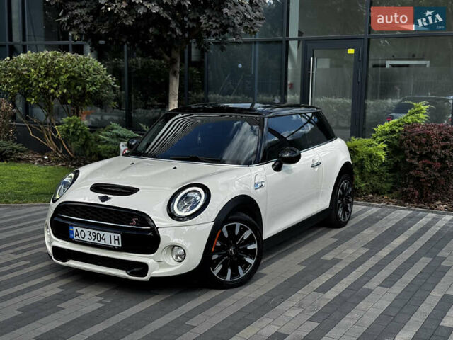 Білий Міні Cooper, об'ємом двигуна 2 л та пробігом 120 тис. км за 23200 $, фото 8 на Automoto.ua