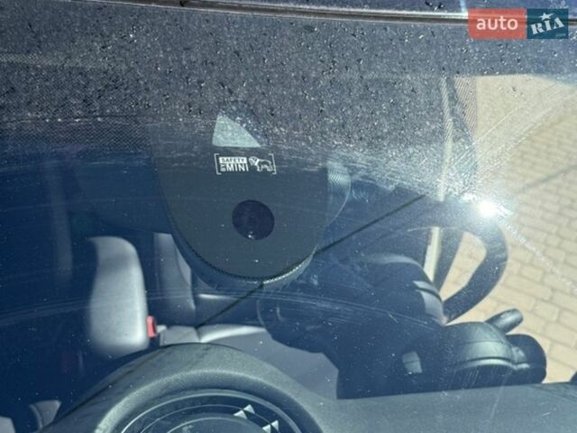Белый Мини Купер, объемом двигателя 1.5 л и пробегом 128 тыс. км за 16900 $, фото 24 на Automoto.ua