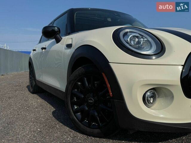 Білий Міні Cooper, об'ємом двигуна 1.5 л та пробігом 128 тис. км за 16099 $, фото 2 на Automoto.ua