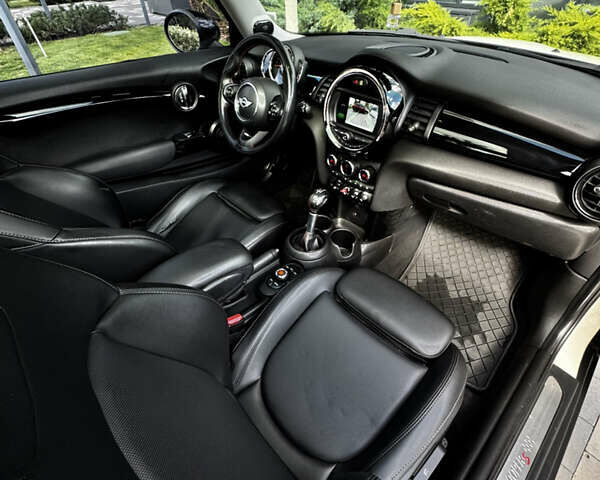 Білий Міні Cooper, об'ємом двигуна 2 л та пробігом 120 тис. км за 23200 $, фото 16 на Automoto.ua