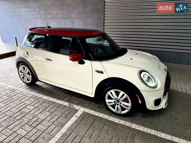 Белый Мини Купер, объемом двигателя 2 л и пробегом 53 тыс. км за 26500 $, фото 24 на Automoto.ua