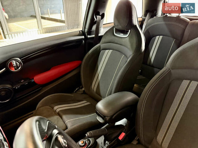 Белый Мини Купер, объемом двигателя 2 л и пробегом 53 тыс. км за 26500 $, фото 47 на Automoto.ua