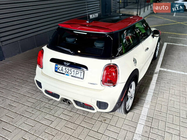 Белый Мини Купер, объемом двигателя 2 л и пробегом 53 тыс. км за 26500 $, фото 26 на Automoto.ua