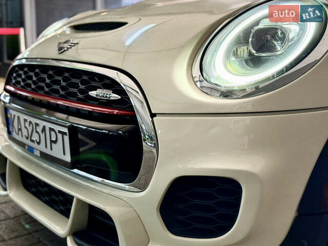 Белый Мини Купер, объемом двигателя 2 л и пробегом 53 тыс. км за 26500 $, фото 18 на Automoto.ua