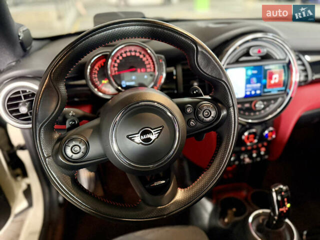 Белый Мини Купер, объемом двигателя 2 л и пробегом 53 тыс. км за 26500 $, фото 31 на Automoto.ua