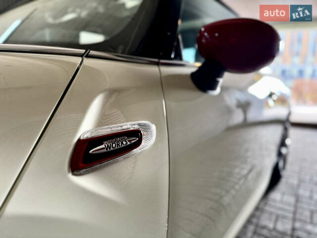 Белый Мини Купер, объемом двигателя 2 л и пробегом 53 тыс. км за 26500 $, фото 15 на Automoto.ua