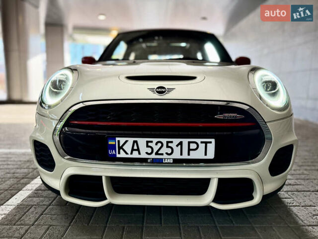 Белый Мини Купер, объемом двигателя 2 л и пробегом 53 тыс. км за 26500 $, фото 19 на Automoto.ua