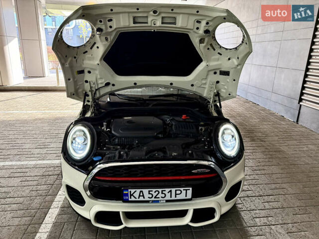 Белый Мини Купер, объемом двигателя 2 л и пробегом 53 тыс. км за 26500 $, фото 55 на Automoto.ua
