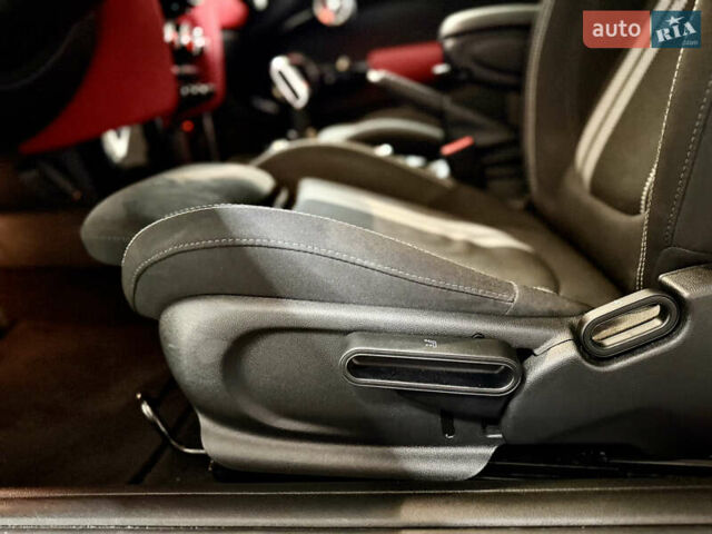 Белый Мини Купер, объемом двигателя 2 л и пробегом 53 тыс. км за 26500 $, фото 42 на Automoto.ua