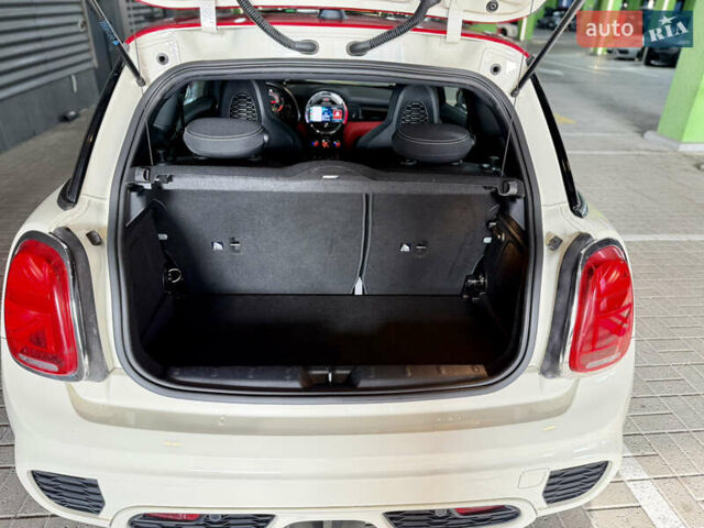 Белый Мини Купер, объемом двигателя 2 л и пробегом 53 тыс. км за 26500 $, фото 30 на Automoto.ua