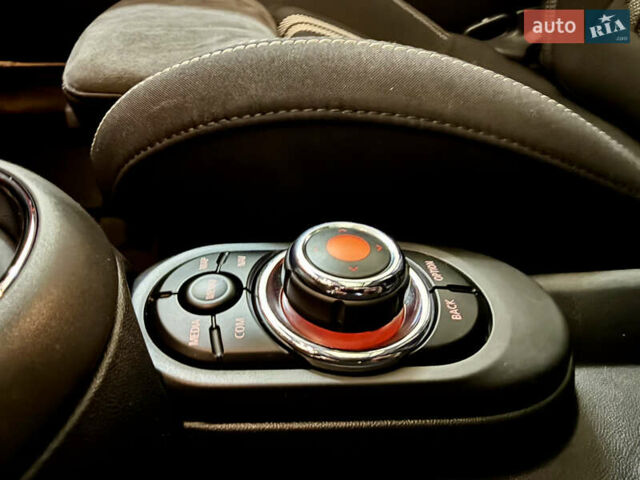 Белый Мини Купер, объемом двигателя 2 л и пробегом 53 тыс. км за 26500 $, фото 46 на Automoto.ua