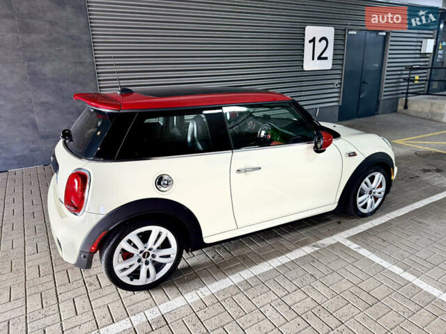 Белый Мини Купер, объемом двигателя 2 л и пробегом 53 тыс. км за 26500 $, фото 25 на Automoto.ua
