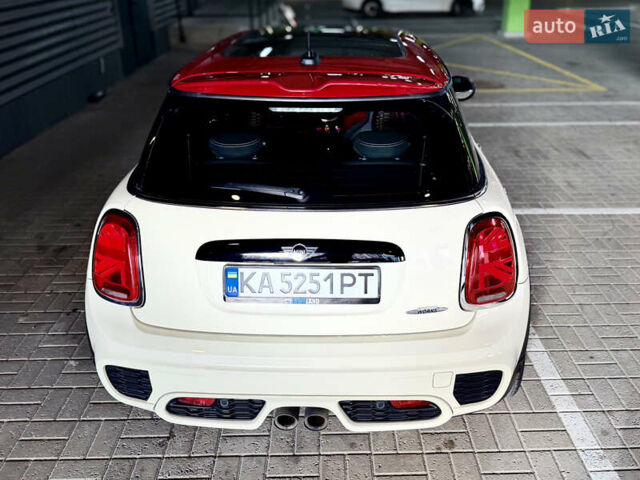 Белый Мини Купер, объемом двигателя 2 л и пробегом 53 тыс. км за 26500 $, фото 27 на Automoto.ua