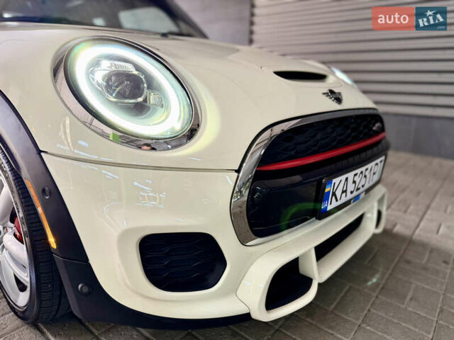 Белый Мини Купер, объемом двигателя 2 л и пробегом 53 тыс. км за 26500 $, фото 20 на Automoto.ua