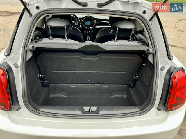 Белый Мини Купер, объемом двигателя 0 л и пробегом 8 тыс. км за 19900 $, фото 13 на Automoto.ua