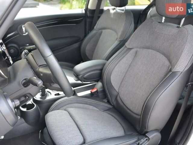Білий Міні Cooper, об'ємом двигуна 0 л та пробігом 12 тис. км за 21759 $, фото 5 на Automoto.ua