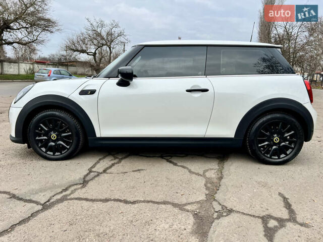 Белый Мини Купер, объемом двигателя 0 л и пробегом 8 тыс. км за 19900 $, фото 5 на Automoto.ua