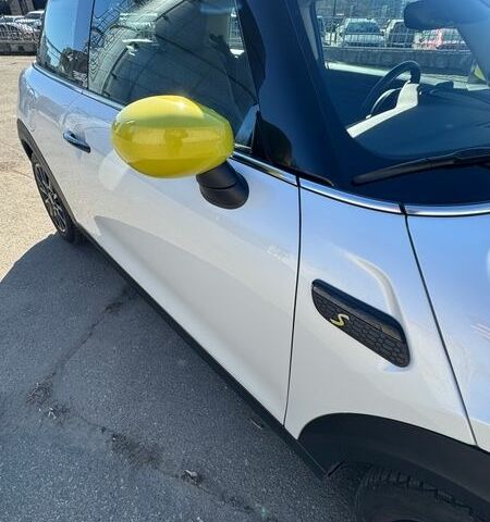 Белый Мини Купер, объемом двигателя 0 л и пробегом 21 тыс. км за 23000 $, фото 7 на Automoto.ua