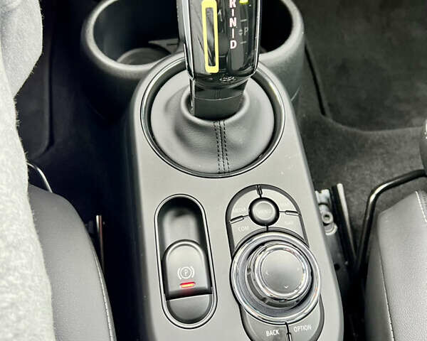 Белый Мини Купер, объемом двигателя 0 л и пробегом 8 тыс. км за 19900 $, фото 12 на Automoto.ua