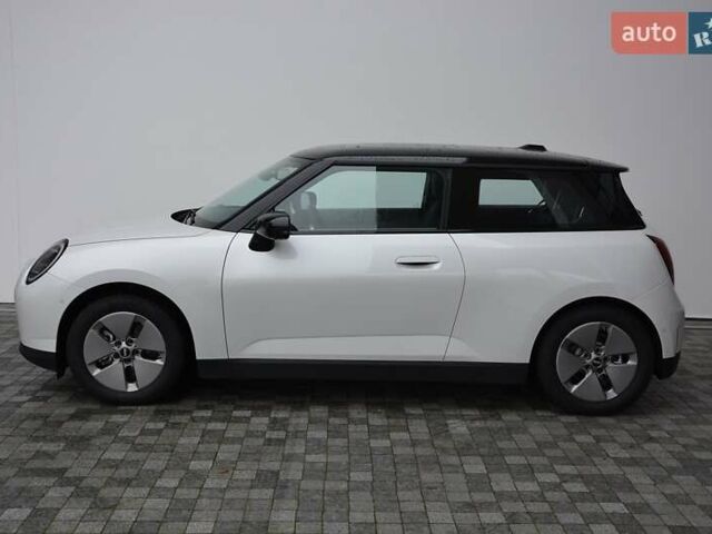 Белый Мини Купер, объемом двигателя 0 л и пробегом 1 тыс. км за 31897 $, фото 1 на Automoto.ua