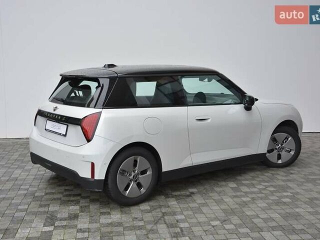 Белый Мини Купер, объемом двигателя 0 л и пробегом 1 тыс. км за 31897 $, фото 2 на Automoto.ua