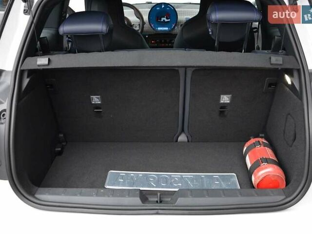 Белый Мини Купер, объемом двигателя 0 л и пробегом 1 тыс. км за 31897 $, фото 8 на Automoto.ua