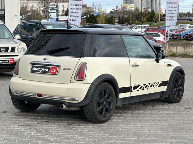 Білий Міні Cooper, об'ємом двигуна 1.6 л та пробігом 236 тис. км за 6490 $, фото 7 на Automoto.ua