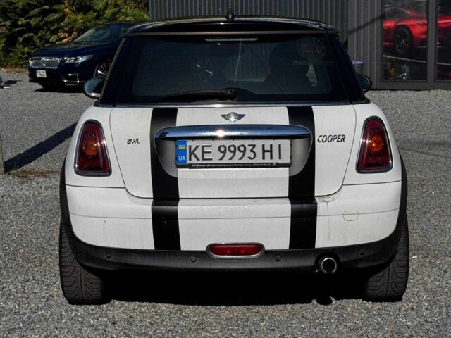 Білий Міні Cooper, об'ємом двигуна 1.6 л та пробігом 150 тис. км за 7200 $, фото 6 на Automoto.ua