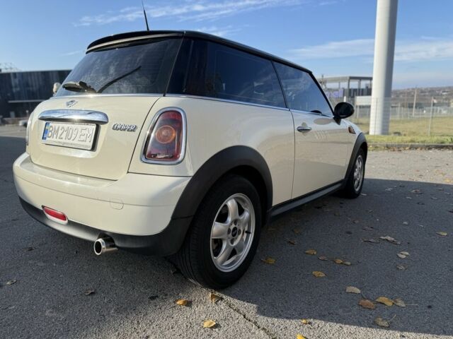 Білий Міні Cooper, об'ємом двигуна 1.6 л та пробігом 193 тис. км за 6300 $, фото 2 на Automoto.ua