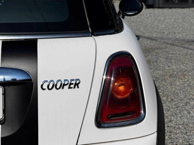 Білий Міні Cooper, об'ємом двигуна 1.6 л та пробігом 150 тис. км за 7200 $, фото 8 на Automoto.ua
