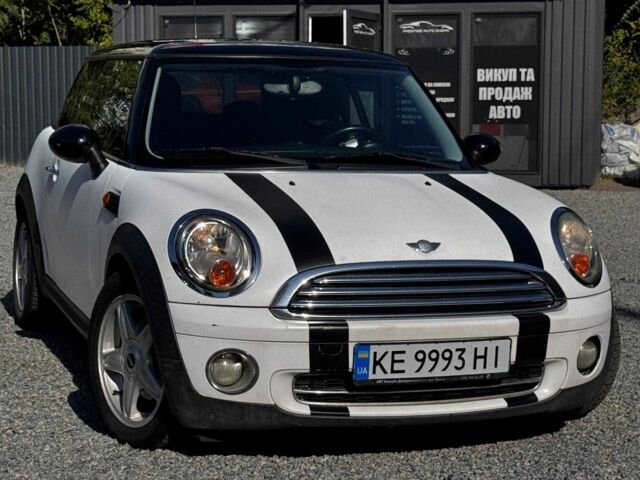 Білий Міні Cooper, об'ємом двигуна 1.6 л та пробігом 150 тис. км за 7200 $, фото 1 на Automoto.ua