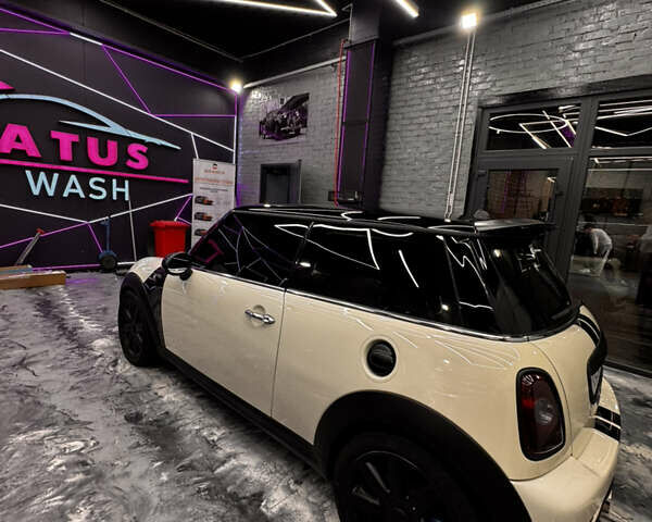 Бежевый Мини Купер, объемом двигателя 1.6 л и пробегом 143 тыс. км за 9200 $, фото 3 на Automoto.ua