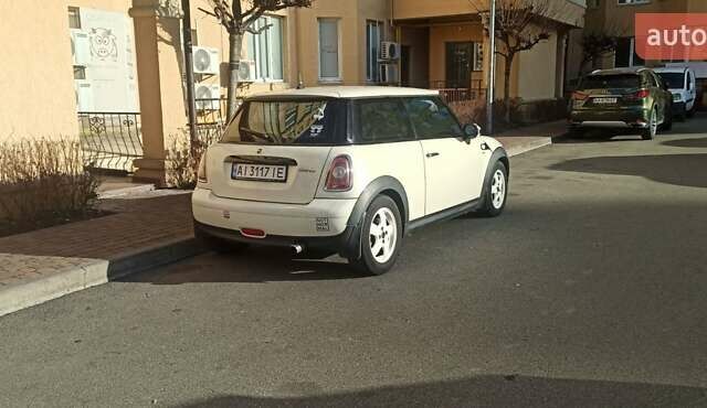 Бежевый Мини Купер, объемом двигателя 1.4 л и пробегом 181 тыс. км за 5000 $, фото 4 на Automoto.ua