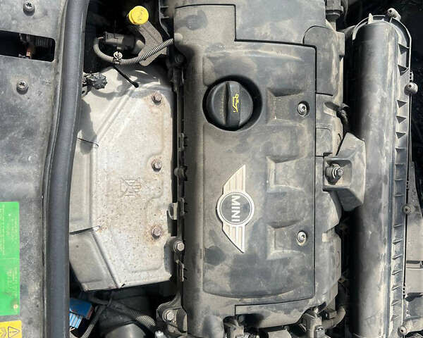 Бежевый Мини Купер, объемом двигателя 1.6 л и пробегом 350 тыс. км за 3200 $, фото 12 на Automoto.ua