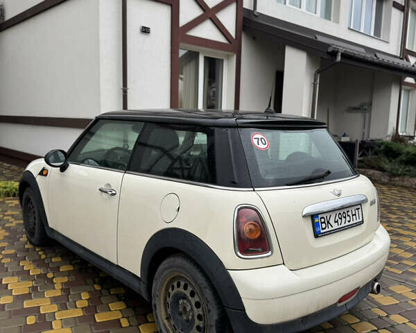 Бежевий Міні Cooper, об'ємом двигуна 1.6 л та пробігом 350 тис. км за 3000 $, фото 4 на Automoto.ua
