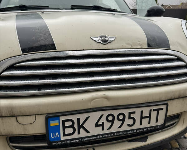 Бежевий Міні Cooper, об'ємом двигуна 1.6 л та пробігом 350 тис. км за 3000 $, фото 11 на Automoto.ua