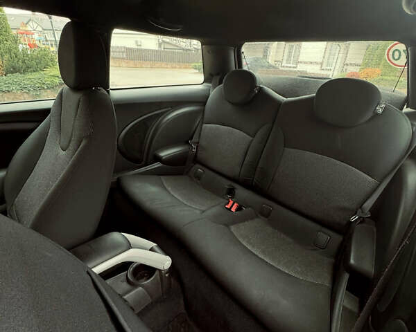 Бежевый Мини Купер, объемом двигателя 1.6 л и пробегом 350 тыс. км за 3200 $, фото 10 на Automoto.ua