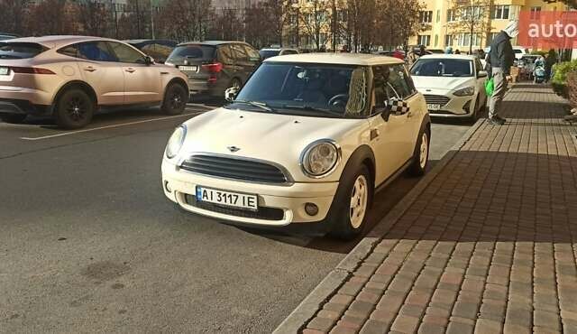 Бежевый Мини Купер, объемом двигателя 1.4 л и пробегом 181 тыс. км за 5000 $, фото 2 на Automoto.ua