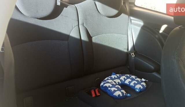 Бежевый Мини Купер, объемом двигателя 1.4 л и пробегом 181 тыс. км за 5000 $, фото 9 на Automoto.ua