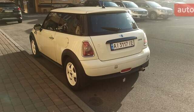 Бежевый Мини Купер, объемом двигателя 1.4 л и пробегом 181 тыс. км за 5000 $, фото 5 на Automoto.ua