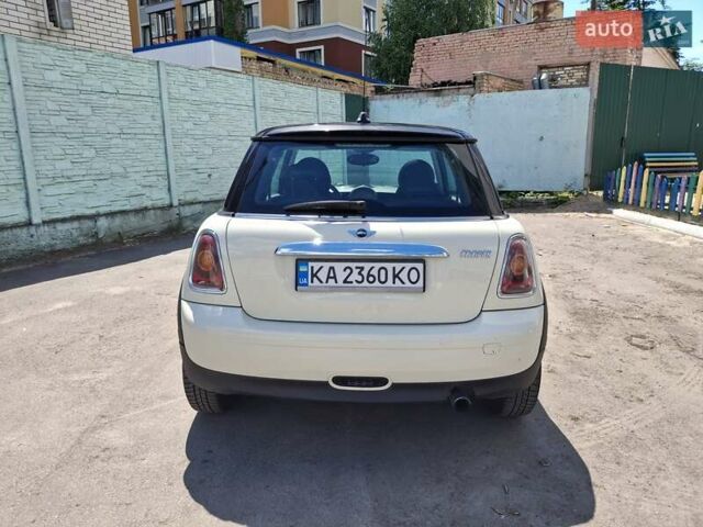 Бежевый Мини Купер, объемом двигателя 1.6 л и пробегом 252 тыс. км за 6000 $, фото 4 на Automoto.ua